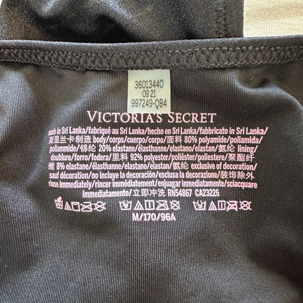 Victoria’s Secret High Neck KeyHole Monokini Black Swimsuit size Medium NWT